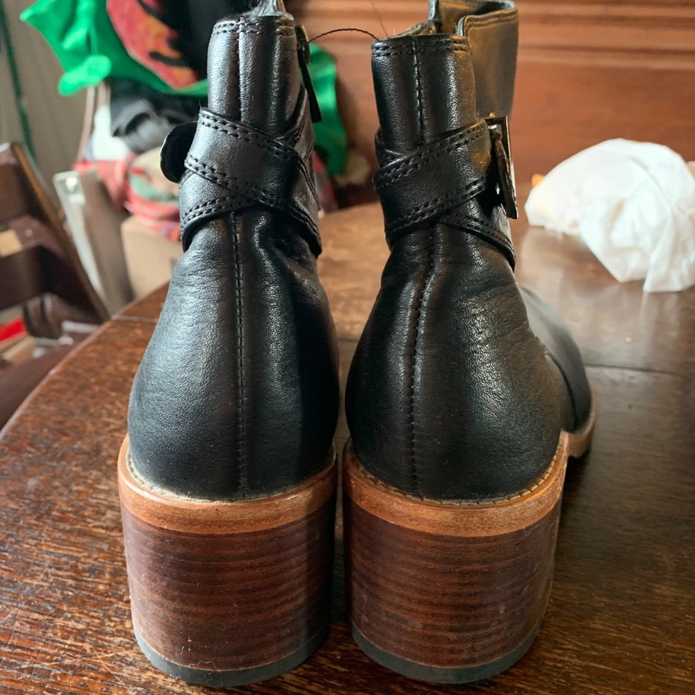Clark boots - Picture 2 of 3